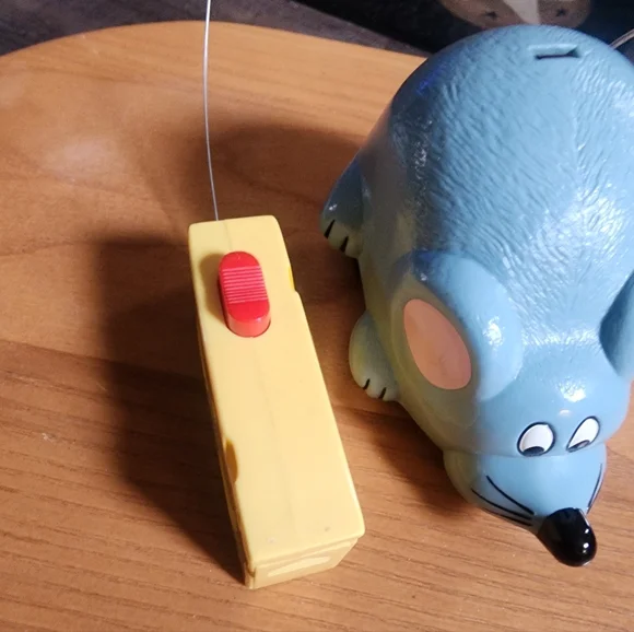 Remote Control Mouse And Rocket - Picture 2 of 5